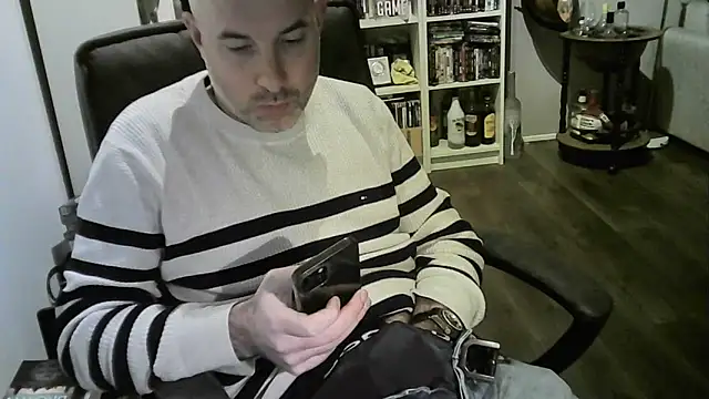 Chrisprngr online show from April 7, 4:51 pm