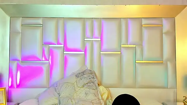 AdelaTaylor online show from November 3, 11:33 am