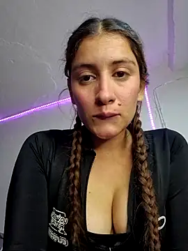 aytanna torrez online show from November 2, 3:47 pm