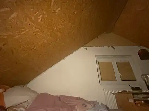 Salon1986 online show from October 17, 9:39 pm