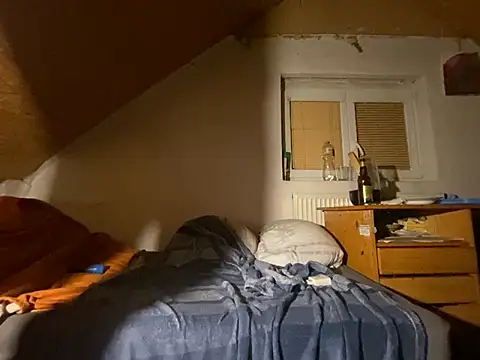 Snapshot of Salon1986 chatting on February 23, 10:40 pm Salon1986 online show from February 23, 10:40 pm