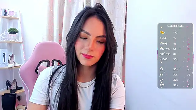 sarah saenz  online show from October 9, 3:37 am