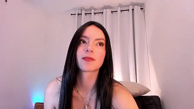 Snapshot of sarah_saenz_ chatting on April 25, 8:28 am sarah saenz online show from April 25, 8:28 am
