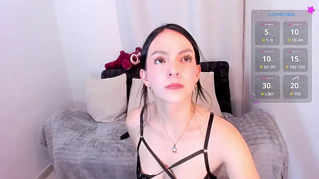 Snapshot of sarah_saenz_ chatting on May 17, 12:41 am sarah saenz online show from May 17, 12:41 am