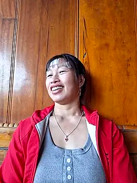 Snapshot of ngocngoc_cute chatting on October 18, 3:53 am ngocngoc cute online show from October 18, 3:53 am