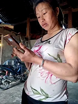 ngocngoc cute online show from April 22, 11:39 pm