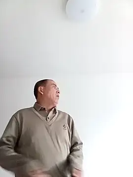 Snapshot of CWQ123 chatting on October 22, 8:14 am CWQ123 online show from October 22, 8:14 am