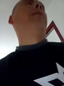 Snapshot of CWQ123 chatting on November 6, 7:53 am CWQ123 online show from November 6, 7:53 am