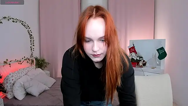 Molly Parker online show from December 19, 11:06 am