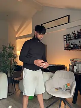 Snapshot of Gipsyboysteve chatting on September 11, 6:46 am Gipsyboysteve online show from September 11, 6:46 am