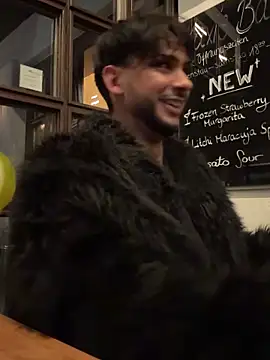 Snapshot of Gipsyboysteve chatting on September 12, 8:09 pm Gipsyboysteve online show from September 12, 8:09 pm