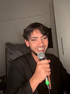 Snapshot of Gipsyboysteve chatting on September 17, 8:21 pm Gipsyboysteve online show from September 17, 8:21 pm