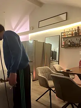 Snapshot of Gipsyboysteve chatting on October 21, 6:52 pm Gipsyboysteve online show from October 21, 6:52 pm