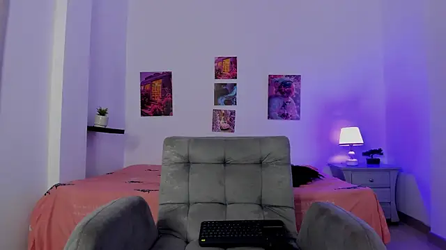 Snapshot of shizuka_84 chatting on September 28, 11:04 am shizuka 84 online show from September 28, 11:04 am