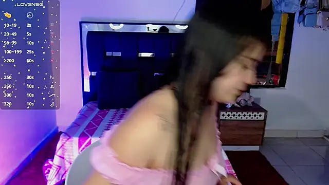 Snapshot of taniaqueen18 chatting on September 8, 8:08 pm taniaqueen18 online show from September 8, 8:08 pm