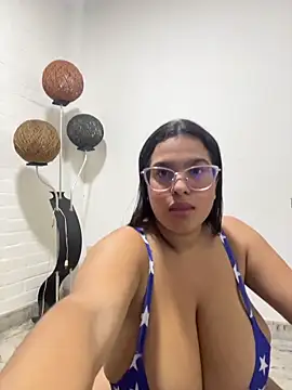Snapshot of nathalia_correa chatting on November 4, 1:59 am nathalia correa online show from November 4, 1:59 am
