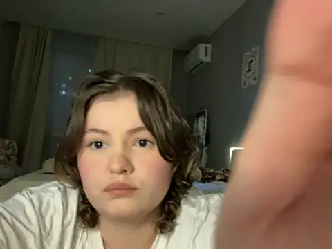 MoonIvy  online show from December 3, 5:22 pm