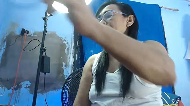 maggi hotsson online show from October 11, 1:05 am