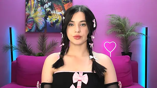 Snapshot of lil_angel_ chatting on September 23, 2:09 pm lil angel online show from September 23, 2:09 pm