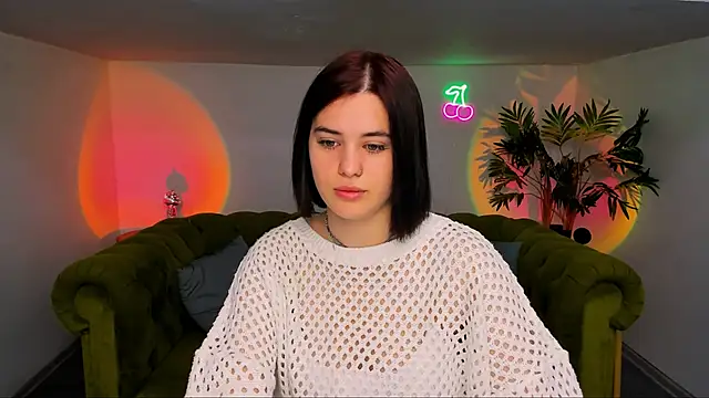 Snapshot of lil_angel_ chatting on October 26, 8:42 am lil angel online show from October 26, 8:42 am