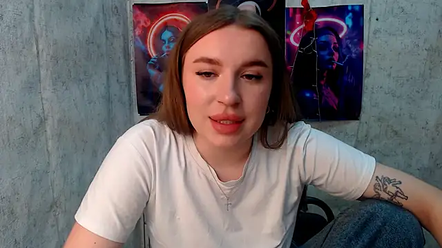 JuliaTopp  online show from March 23, 8:07 am