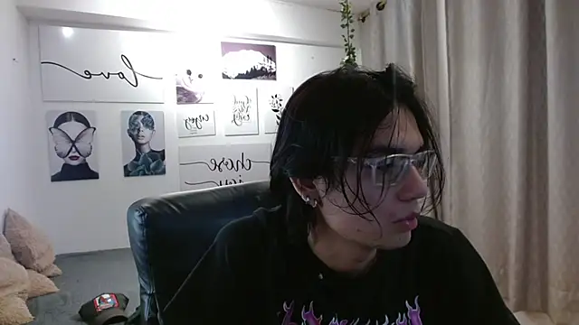 davoxer online show from October 31, 3:29 am