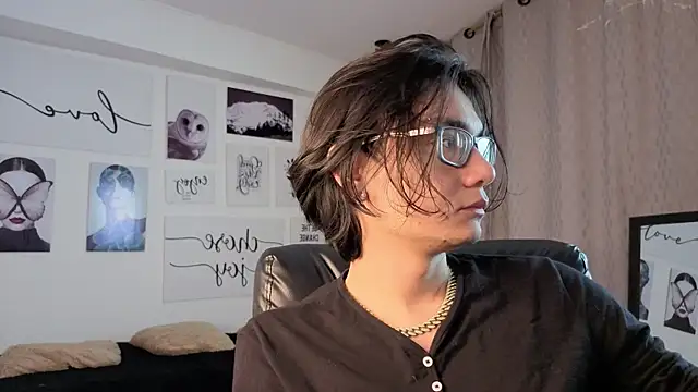 Snapshot of davoxer chatting on January 10, 3:08 am davoxer online show from January 10, 3:08 am