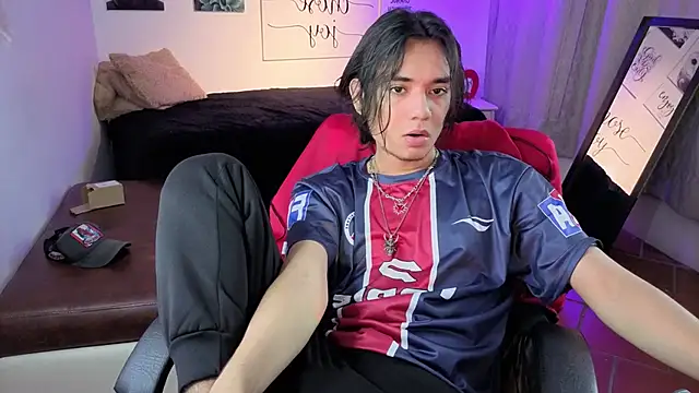 Snapshot of davoxer chatting on February 8, 3:43 am davoxer online show from February 8, 3:43 am