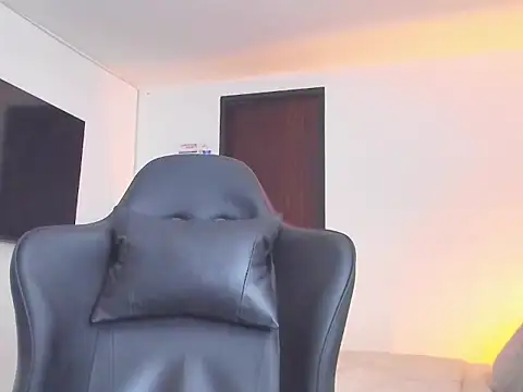 Snapshot of RJBarto chatting on September 25, 7:28 pm RJBarto online show from September 25, 7:28 pm