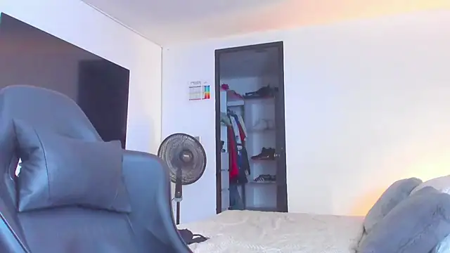 Snapshot of RJBarto chatting on September 30, 7:30 pm RJBarto online show from September 30, 7:30 pm