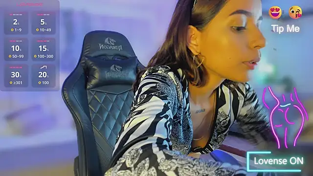 mia rousse25 online show from January 17, 2:33 pm