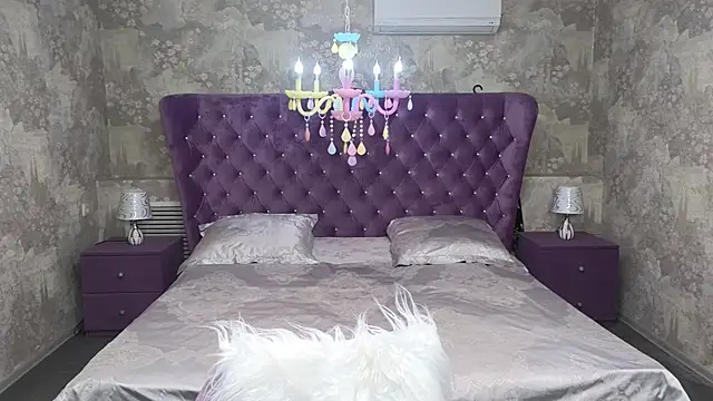 Anna Kenann online show from October 3, 7:05 am