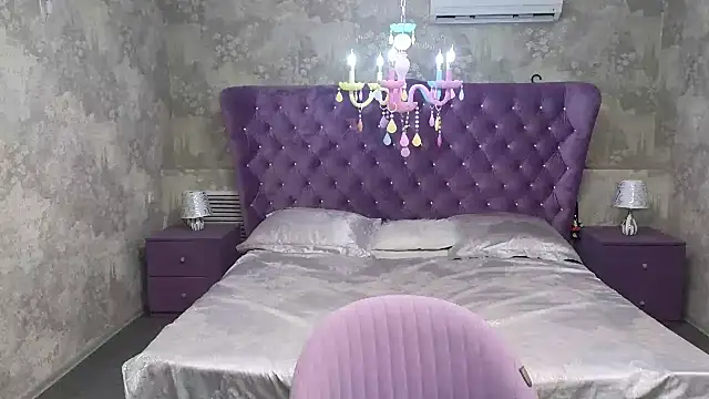 Anna Kenann online show from October 8, 7:17 am