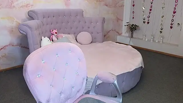 Anna Kenann online show from October 15, 7:08 am