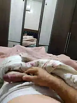 Gustavo198045 online show from November 17, 3:56 am