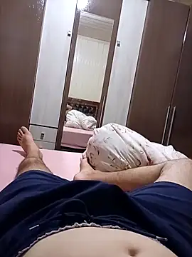 Gustavo198045 online show from February 14, 3:47 am