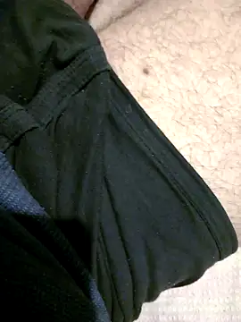 Snapshot of bullut06 chatting on October 19, 4:13 am bullut06 online show from October 19, 4:13 am