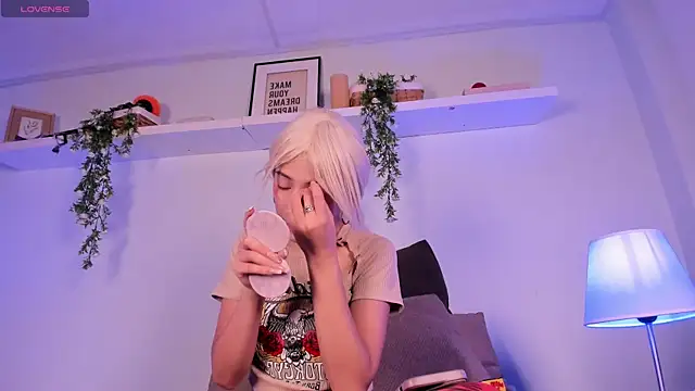 Vampgyal online show from December 18, 12:06 am