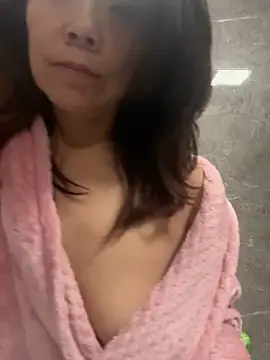 Snapshot of anna_yngs chatting on September 27, 1:21 am anna yngs online show from September 27, 1:21 am