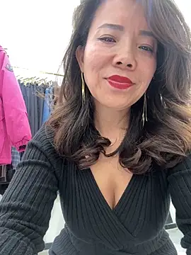 anna yngs online show from November 9, 12:25 pm