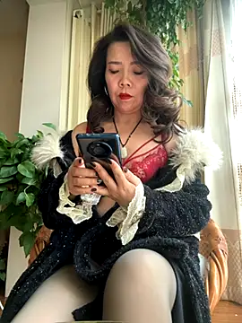 anna yngs online show from November 14, 8:57 am