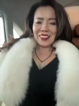 anna yngs online show from January 18, 9:13 am