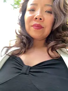 anna yngs online show from May 17, 6:44 am