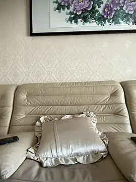 anna yngs online show from June 29, 3:46 am