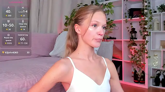 Snapshot of Kara_smalltits chatting on December 1, 11:59 am Kara smalltits online show from December 1, 11:59 am