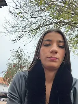 -juicy  online show from February 22, 10:30 pm