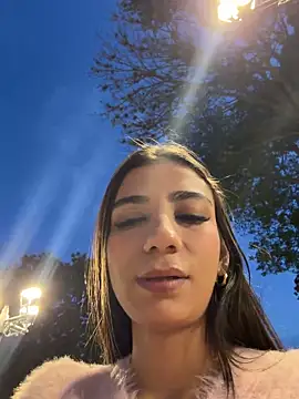 -juicy  online show from March 19, 11:20 pm