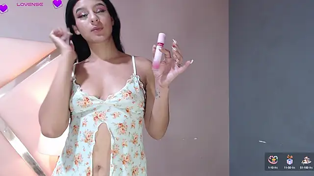 Snapshot of VioletLux chatting on October 11, 7:45 pm VioletLux online show from October 11, 7:45 pm