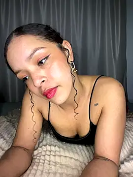 Yasmin777  online show from September 21, 1:07 am