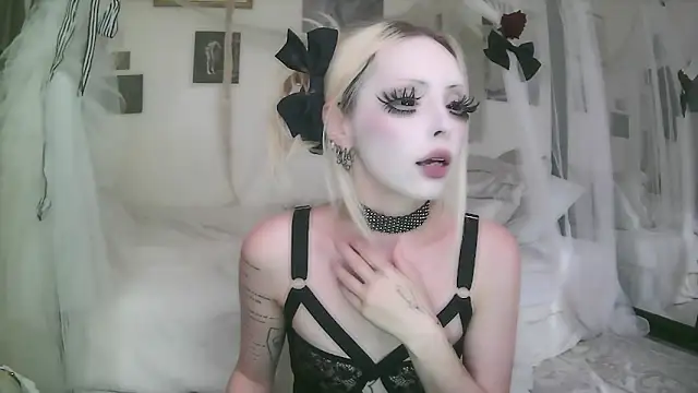 bl0odsyring3 online show from April 10, 9:08 pm